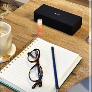 Kitseyecare  Premium Hard Black Case NWOT